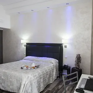 Bed & Breakfast Garibaldi Square, Napels