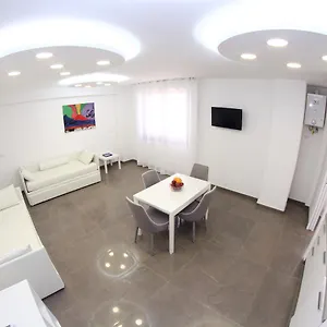 Apartment Mondo Suites Apartments, Naples